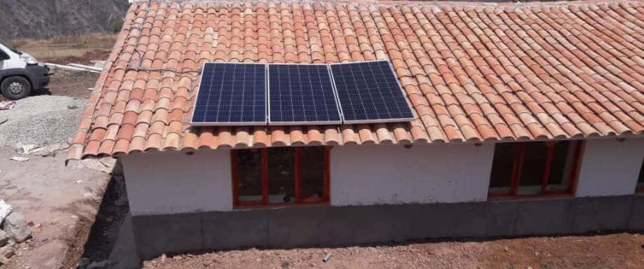 Instalacion Solar Fotovoltaica En El Peru Cerca De Cusco